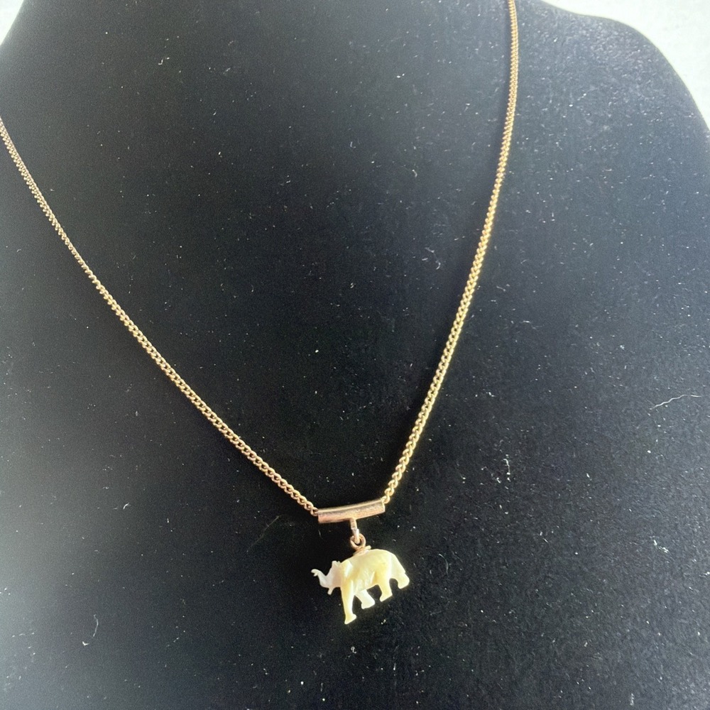 Rare Hard To Find Sarah Coventry Marked Tiny Elephant Necklace Vintage Dainty - Picture 2 of 6